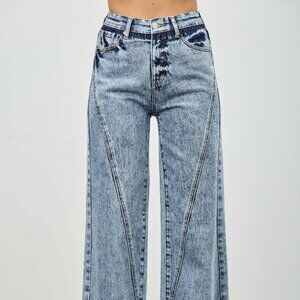 Ladies High End Boutique Medium Wash Straight Leg Blue Jeans Size 3 New